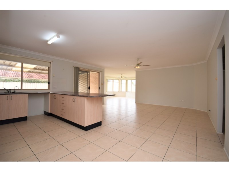 63 Bowerbird Street, South Nowra NSW 2541
