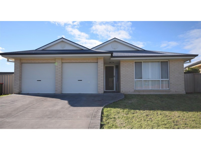 22 Burradoo Crescent, Nowra NSW 2541