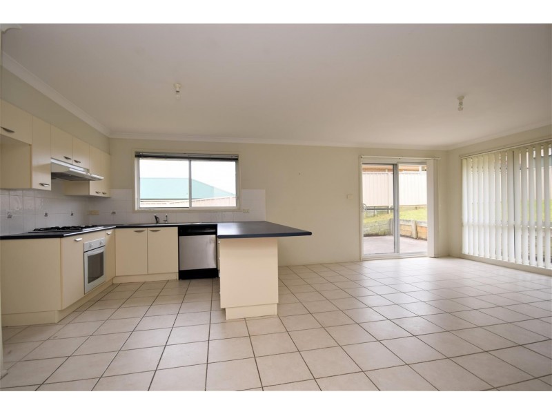 22 Burradoo Crescent, Nowra NSW 2541