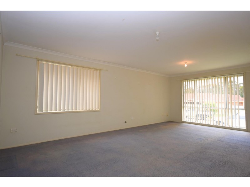 22 Burradoo Crescent, Nowra NSW 2541