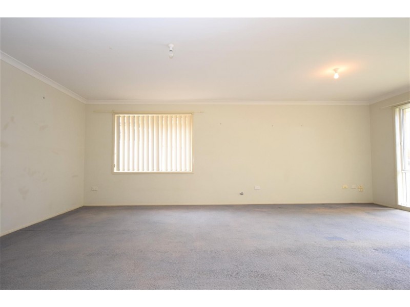 22 Burradoo Crescent, Nowra NSW 2541