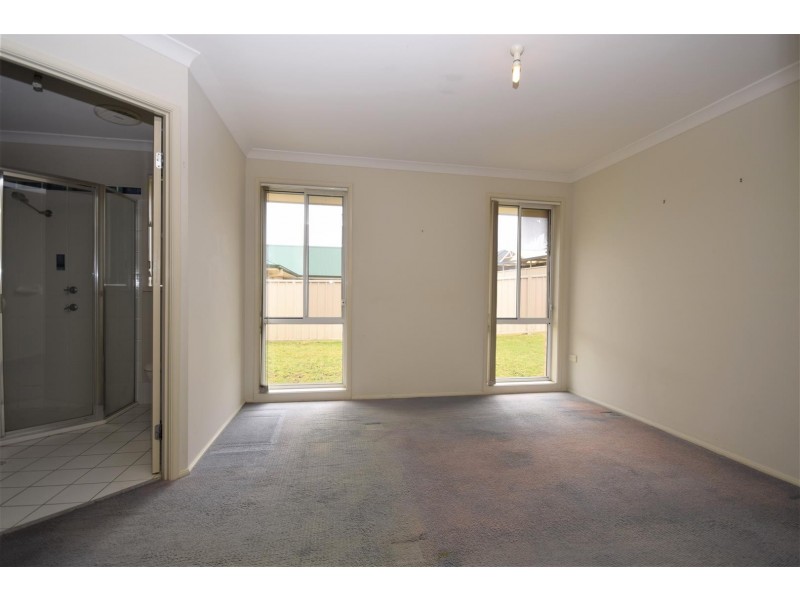 22 Burradoo Crescent, Nowra NSW 2541