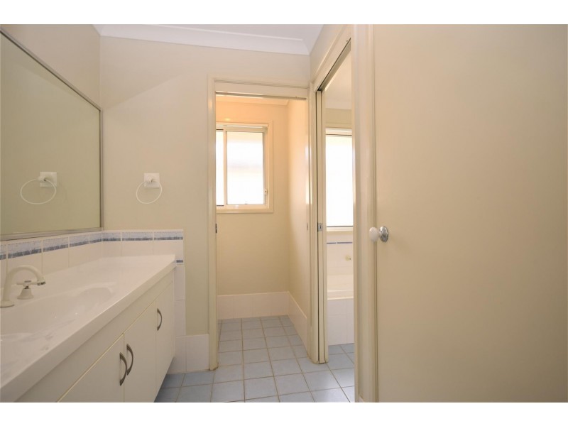 22 Burradoo Crescent, Nowra NSW 2541