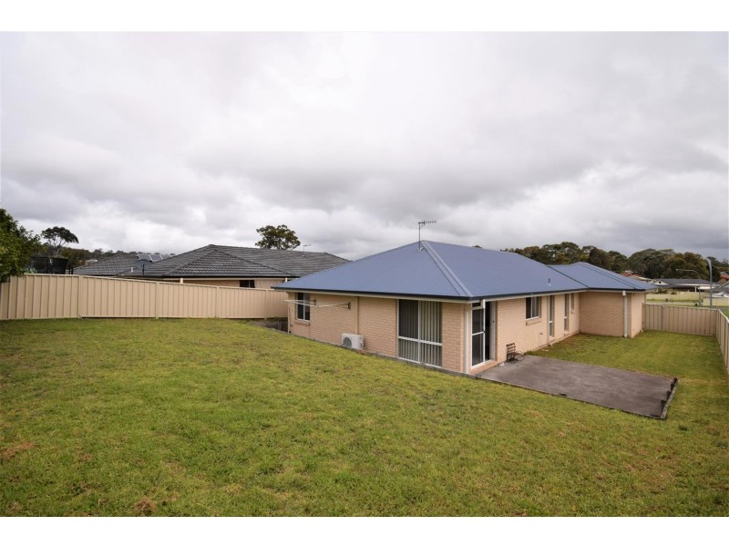22 Burradoo Crescent, Nowra NSW 2541