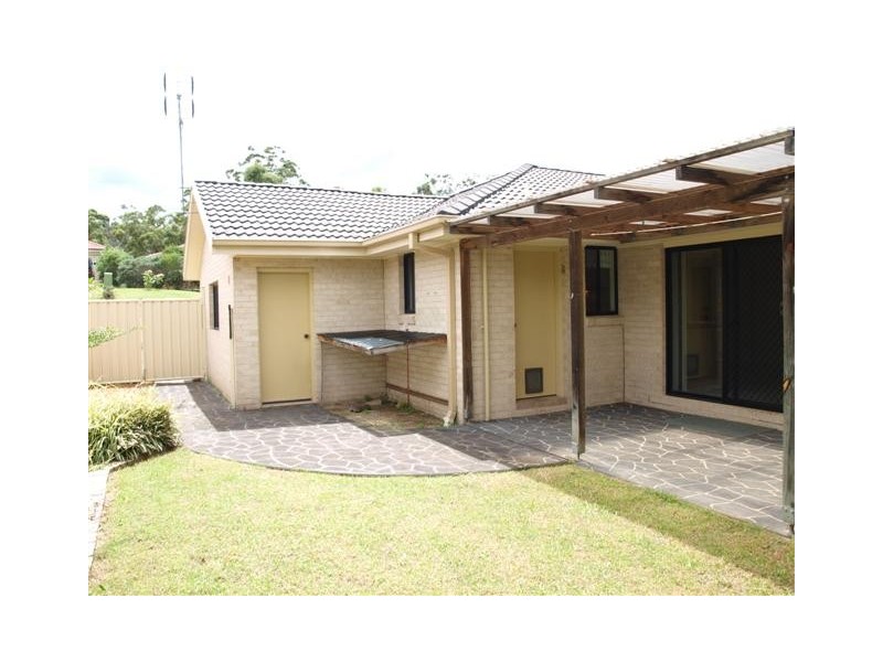 19 LYDON CRESCENT, West Nowra NSW 2541