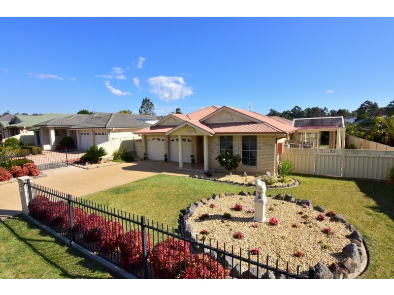 9 Burradoo Crescent, Nowra NSW 2541