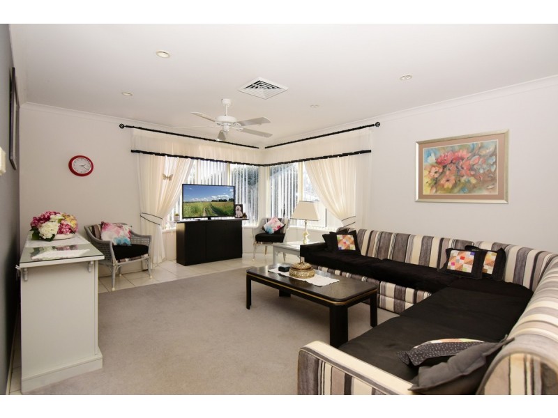 9 Burradoo Crescent, Nowra NSW 2541