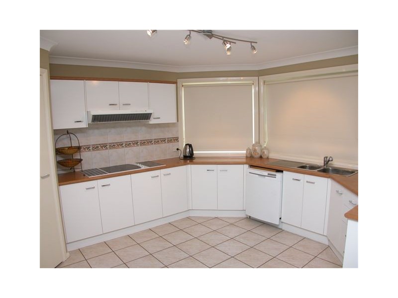 21 RAVENSCLIFF ROAD, Shoalhaven Heads NSW 2535