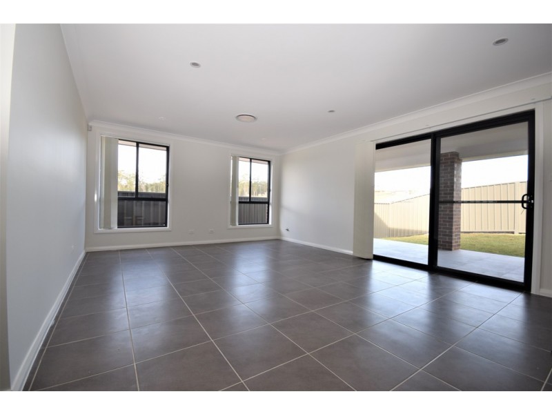 6 Swallow Drive, South Nowra NSW 2541