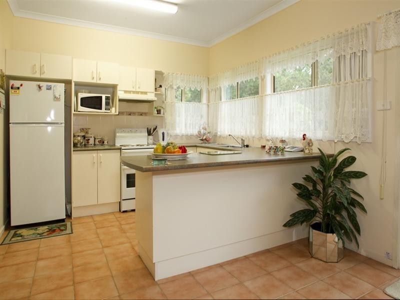 1/3 ETTRICK CLOSE, Bomaderry NSW 2541