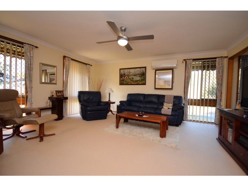 25 Tarawal Street, Bomaderry NSW 2541