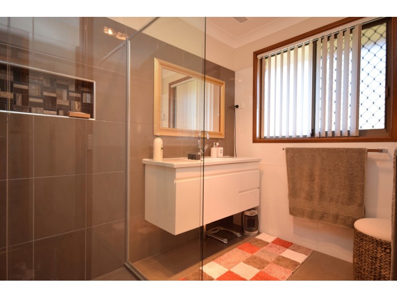 25 Tarawal Street, Bomaderry NSW 2541