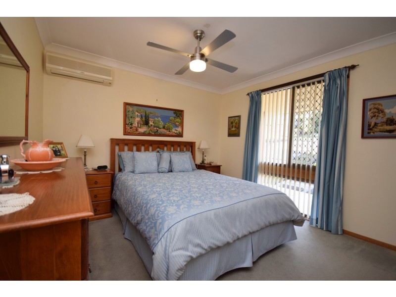 25 Tarawal Street, Bomaderry NSW 2541