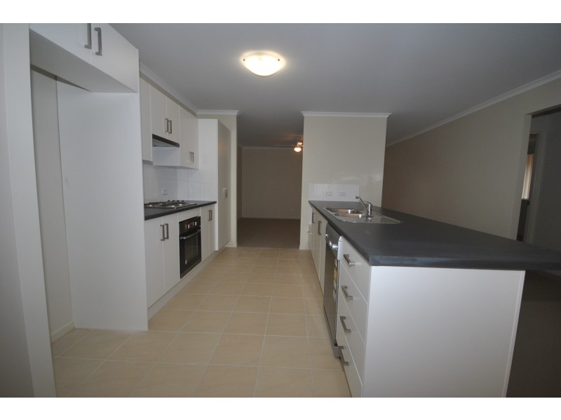 19 Candlebark Close, West Nowra NSW 2541