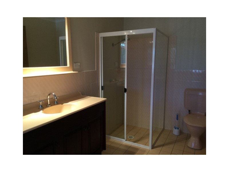 33 Ferntree Drive, Bomaderry NSW 2541