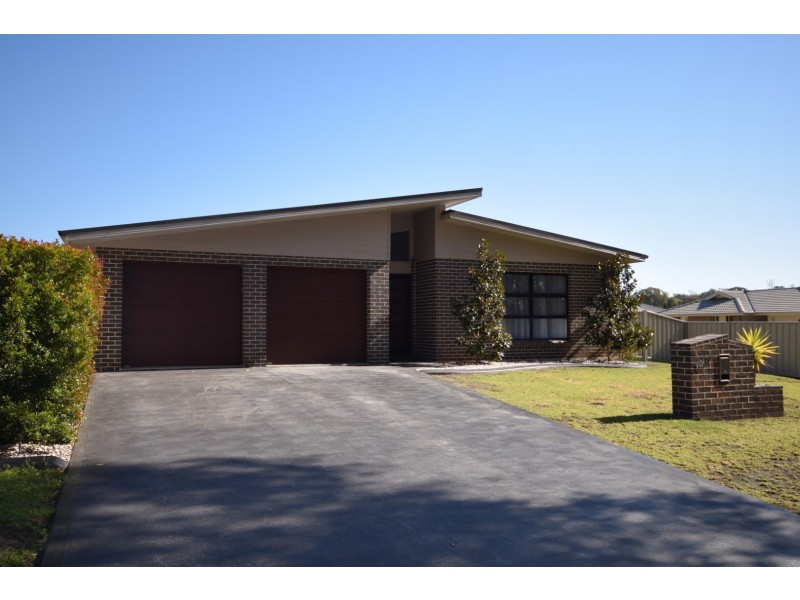 56 Rannoch Drive, West Nowra NSW 2541