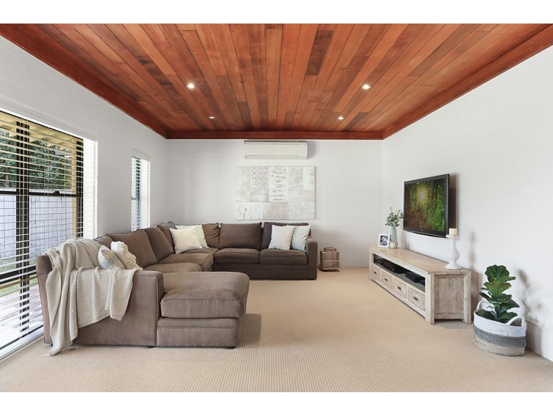 2 Lyrebird Drive, Nowra NSW 2541