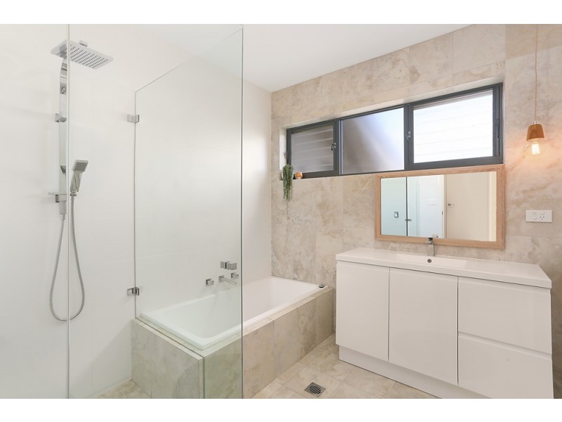 2 Lyrebird Drive, Nowra NSW 2541