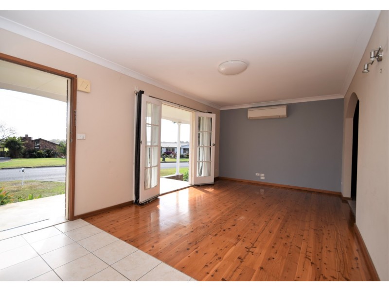 4 Tarraba Crescent, Nowra NSW 2541
