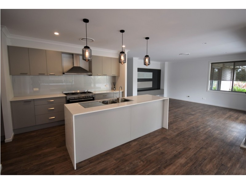 18 Firetail Street, South Nowra NSW 2541