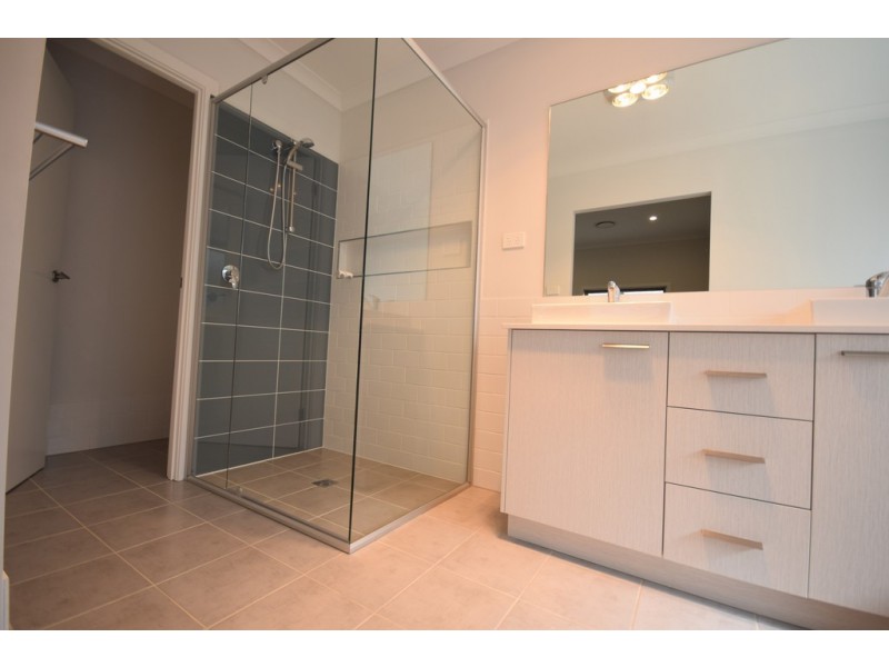 18 Firetail Street, South Nowra NSW 2541