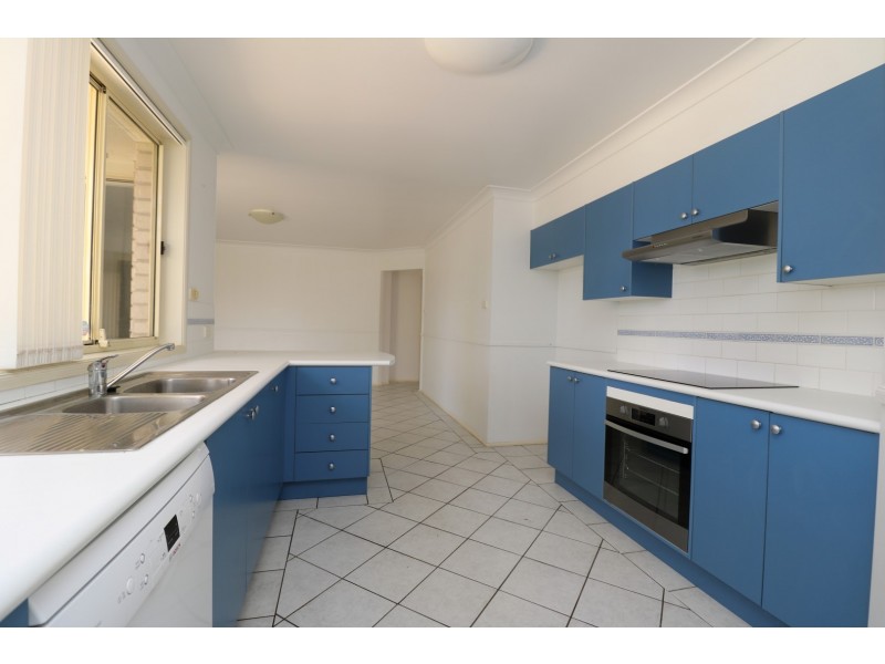 8 Gleneagle Parade, North Nowra NSW 2541