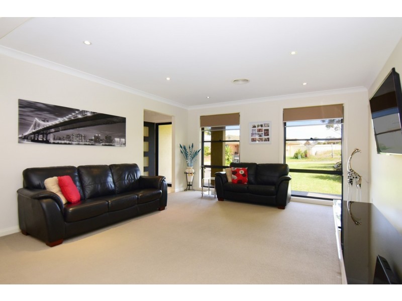 18 Royal Street, Worrigee NSW 2540