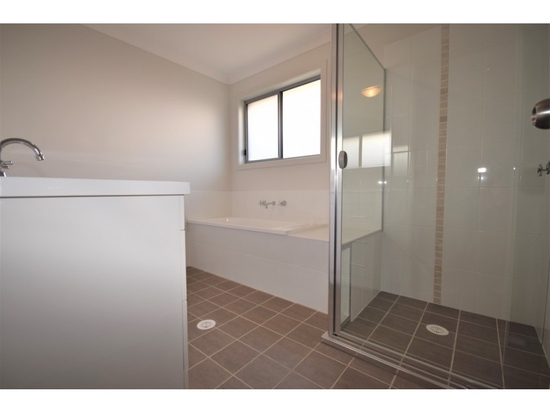 15 Hastings Parade, Sussex Inlet NSW 2540