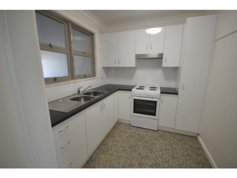 8 Hewlett Avenue, North Nowra NSW 2541