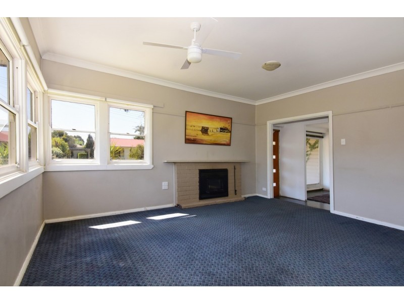 8 Gould Avenue, Nowra NSW 2541