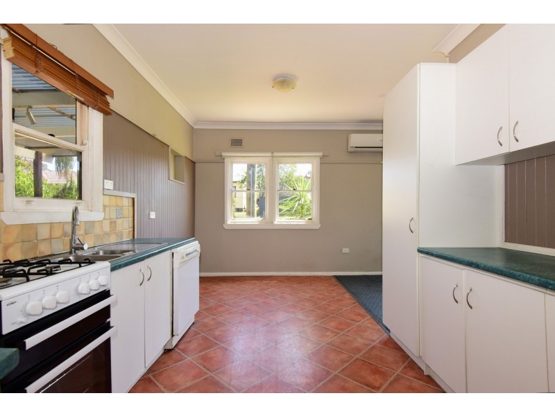 8 Gould Avenue, Nowra NSW 2541