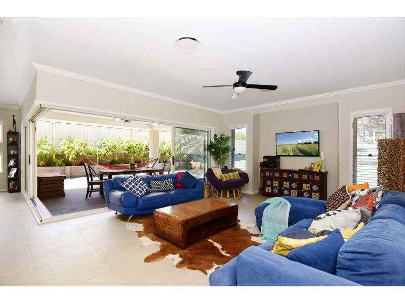 8 Waxberry Place, Sanctuary Point NSW 2540