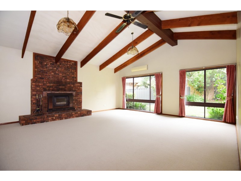 20 Cocos Palm Drive, Bomaderry NSW 2541