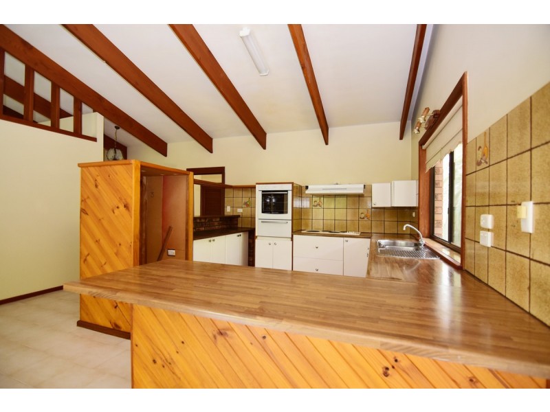 20 Cocos Palm Drive, Bomaderry NSW 2541