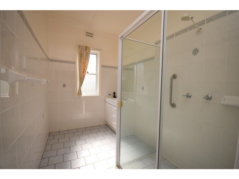 137 Meroo Road, Bomaderry NSW 2541