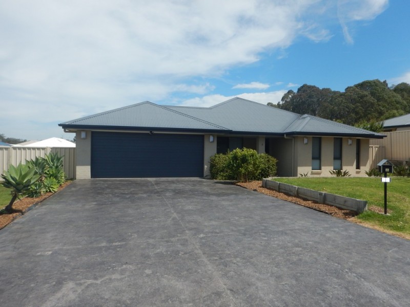 15 Barbata Grove, South Nowra NSW 2541