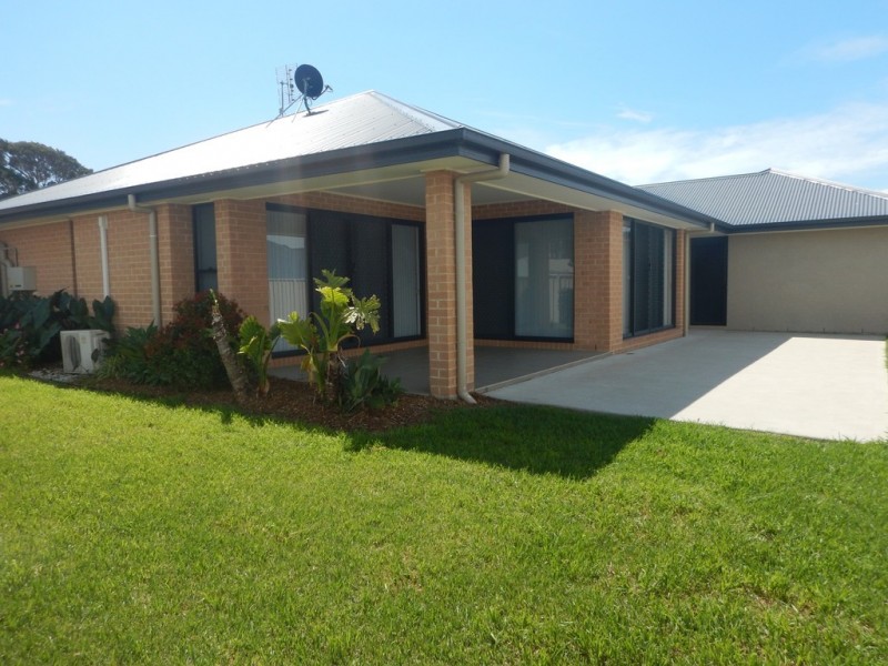 15 Barbata Grove, South Nowra NSW 2541