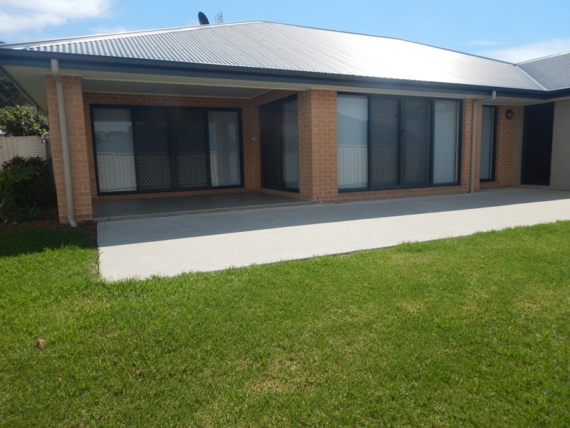 15 Barbata Grove, South Nowra NSW 2541