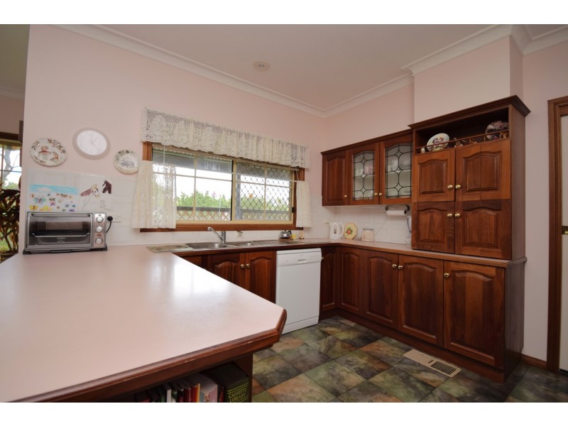 18 Kongoola Avenue, Cambewarra NSW 2540