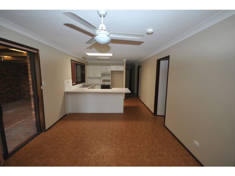 4 Coconut Drive, North Nowra NSW 2541