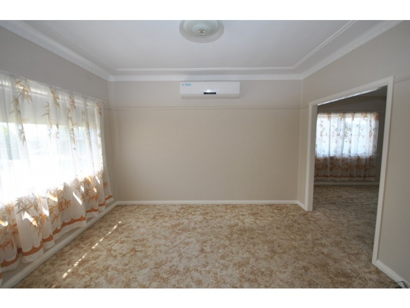 20 Cambewarra Road, Bomaderry NSW 2541