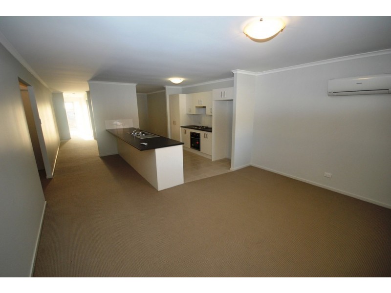 1/69a Sophia Road, Worrigee NSW 2540