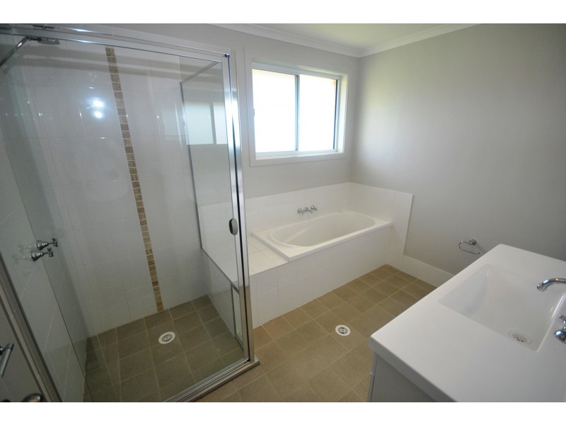 1/69a Sophia Road, Worrigee NSW 2540