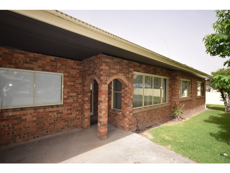 54 HILLCREST AVENUE, South Nowra NSW 2541