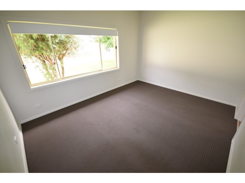 54 HILLCREST AVENUE, South Nowra NSW 2541