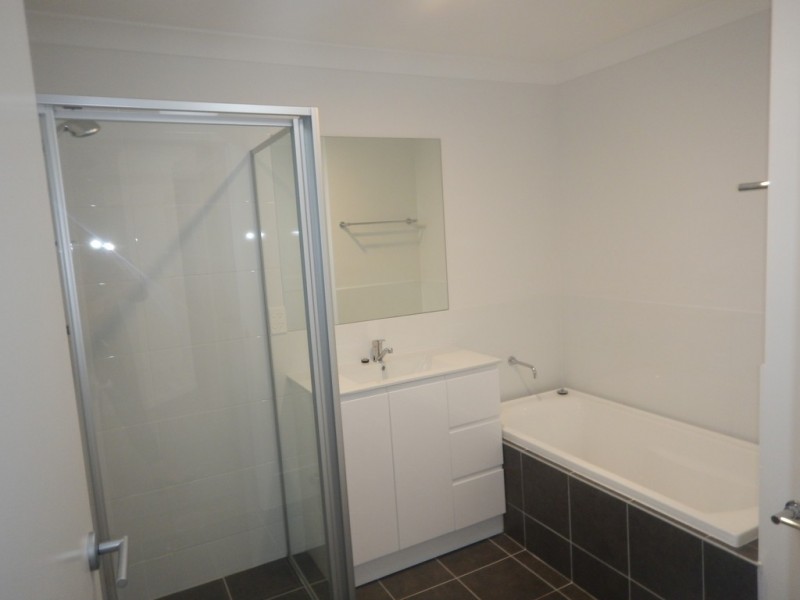 2/42 Tarawal Street, Bomaderry NSW 2541