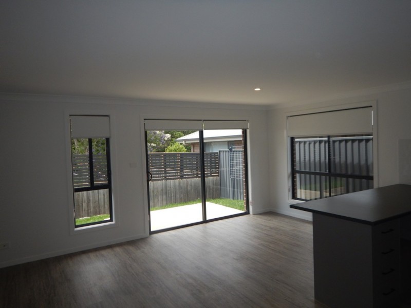 2/42 Tarawal Street, Bomaderry NSW 2541