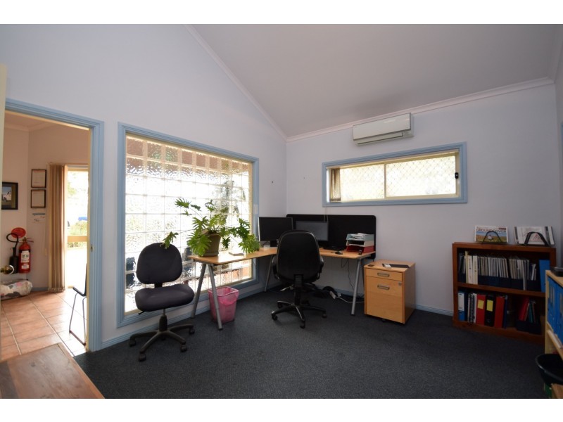 390 Princes Highway, Bomaderry NSW 2541