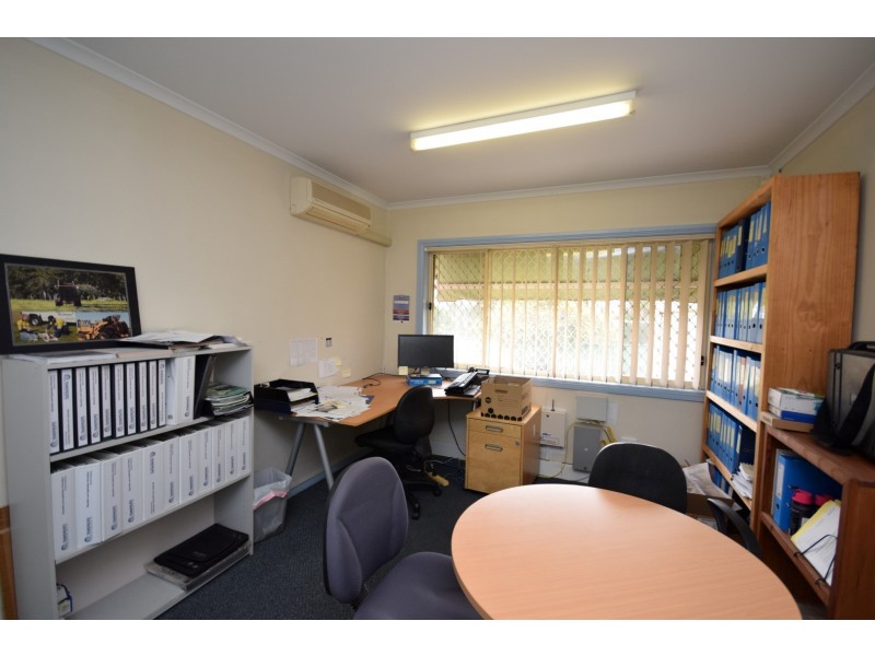 390 Princes Highway, Bomaderry NSW 2541