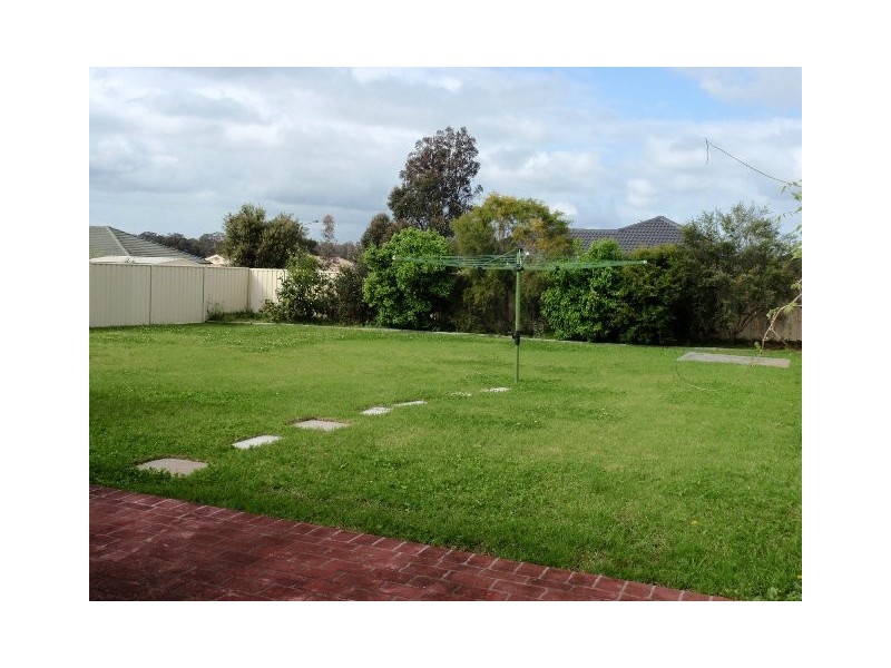 20 Guinea Flower Cres, Worrigee NSW 2540